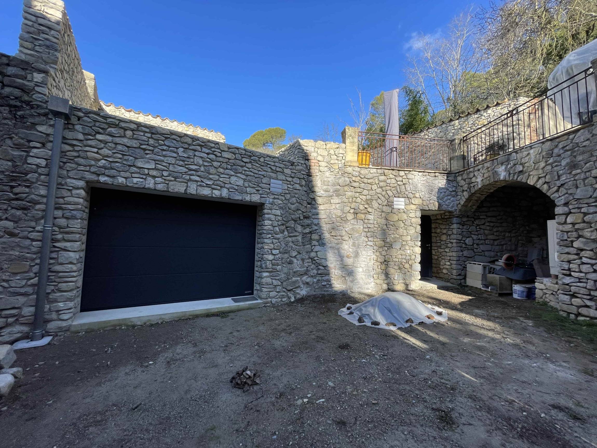 Création d'un garage en pierre.JPG